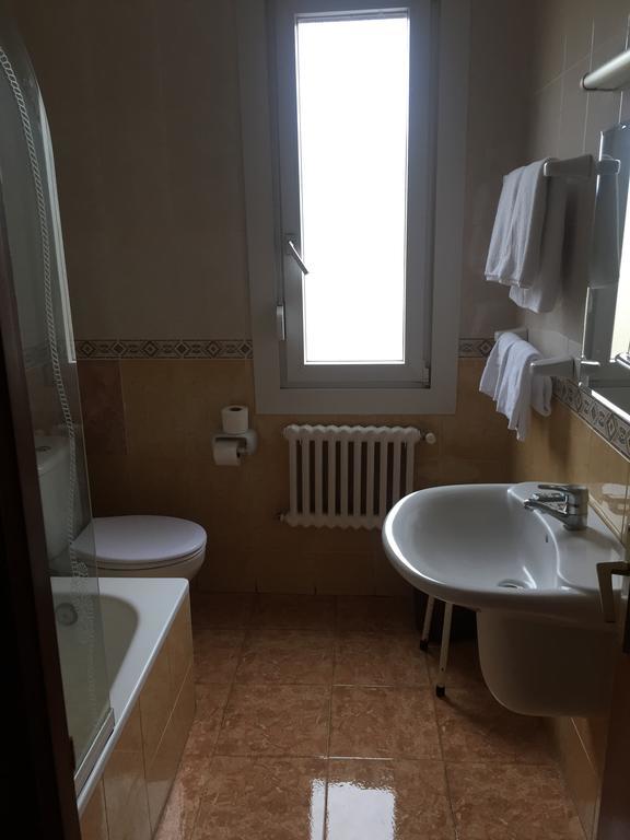 Hostal Pancorbo Exteriör bild